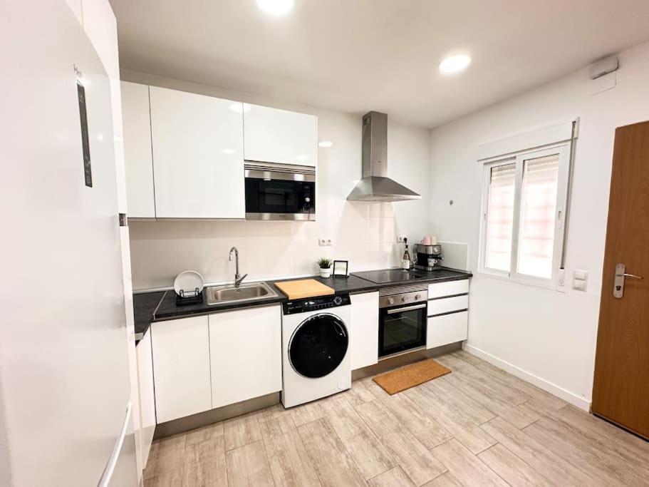 Apartamento Comodidad Y Ubicacion Malaga Luaran gambar